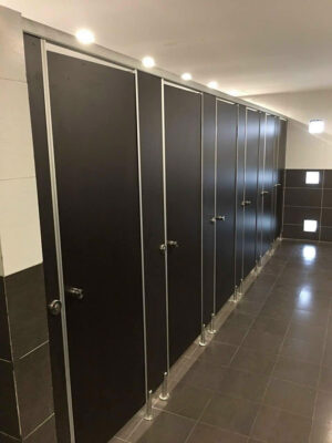 Ứng dụng tuyệt vời của tấm compact laminate HPL trong sản xuất thi công vách ngăn