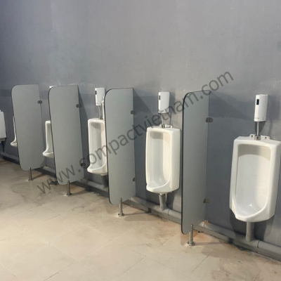 Vách ngăn bồn tiểu nam 03