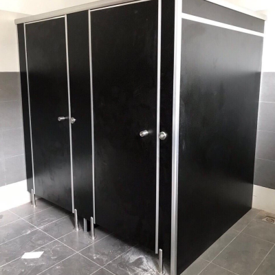 Thi công vách ngăn vệ sinh Compact HPL (High Pressure Laminate)
