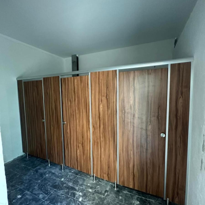 Thi công vách ngăn vệ sinh Compact HPL (High Pressure Laminate)